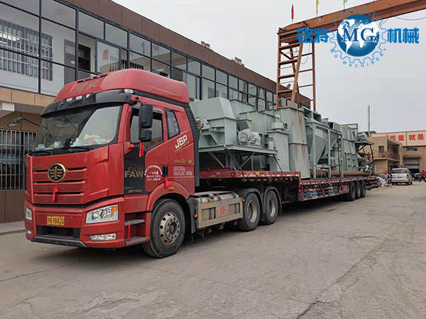 膩?zhàn)臃奂庸? alt=